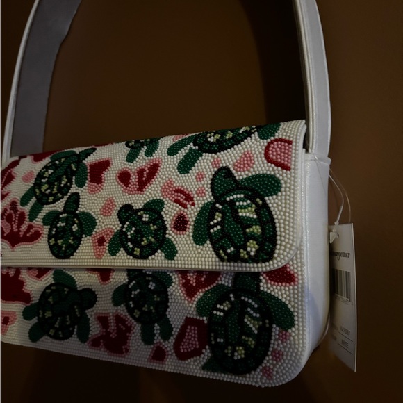 VIRAL Beaded Turtle Print Shoulder Bag - White, Green, Red - Picture 4 of 8